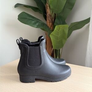 Eddie Bauer Women's Hailey Ankle Rain Boots Waterproof / Weather Resistant